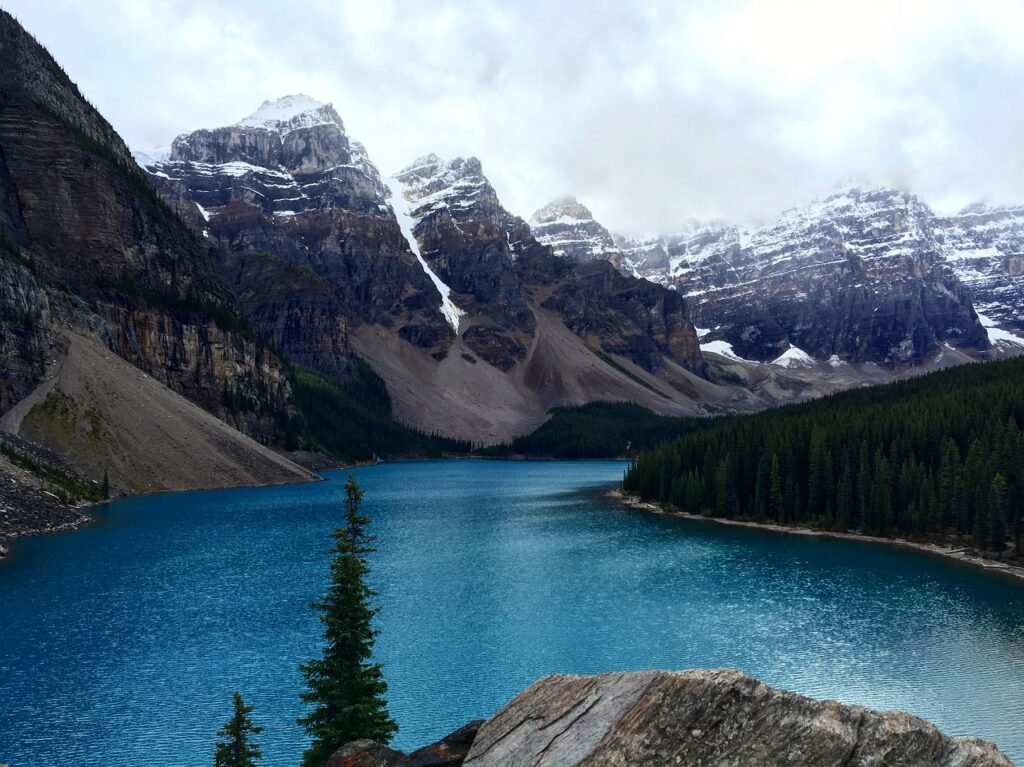 banff national park, moraine lake, nature-4037143.jpg